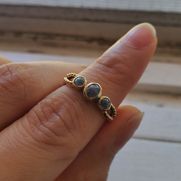 COPY - 10k solid yellow gold Cat eye ring size 5 - Picture 12 of 12